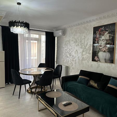 Apartament Simoni Ploiesti Exterior photo